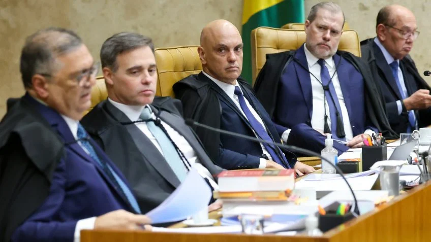 Mídia internacional repercute julgamento no STF e aponta crise histórica